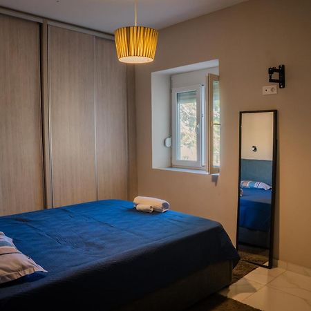 Oliana'S Luxury House Apartment Mantouki Ngoại thất bức ảnh
